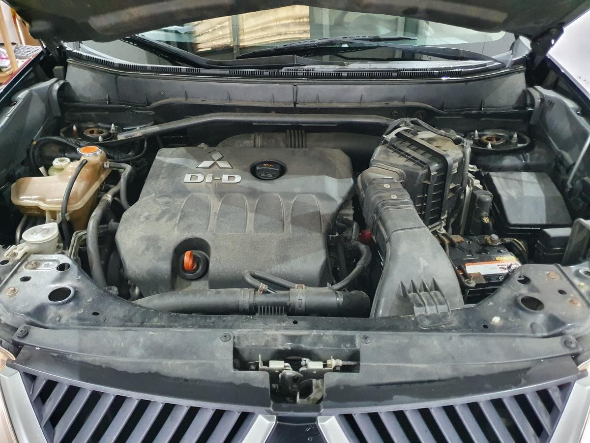 Mitsubishi Outlander 2.0 DI-D · Ano 2007 — imagen 4
