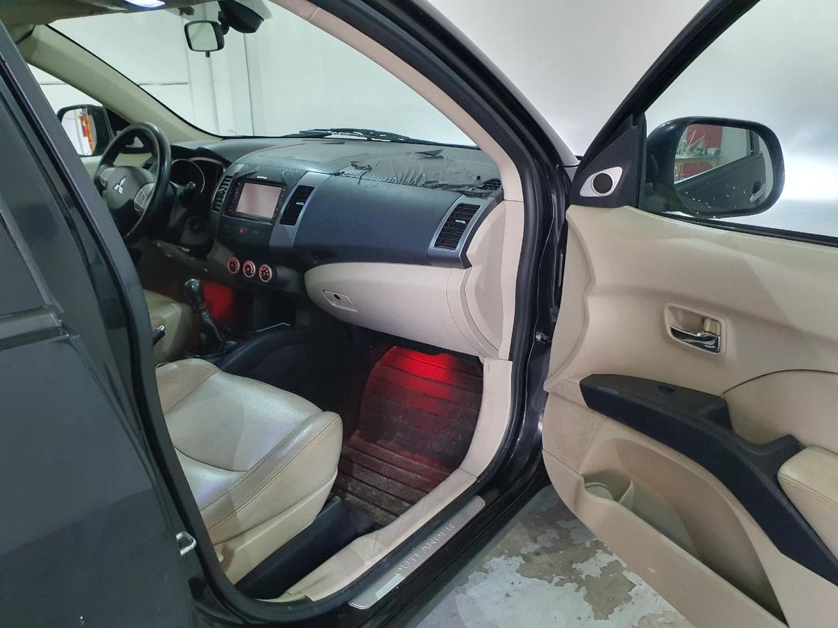 Mitsubishi Outlander 2.0 DI-D · Ano 2007 — imagen 31