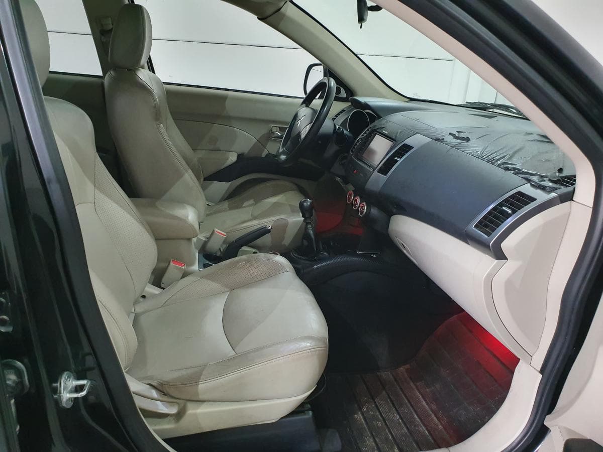 Mitsubishi Outlander 2.0 DI-D · Ano 2007 — imagen 34