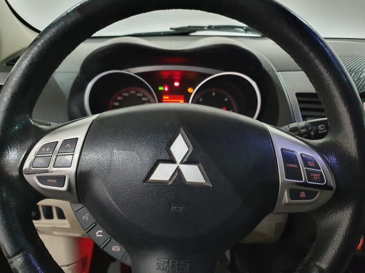 Mitsubishi Outlander 2.0 DI-D · Ano 2007 — imagen 48
