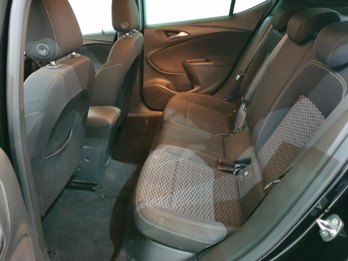 Opel Astra 1.4 Turbo · Ano 2017 — image 23