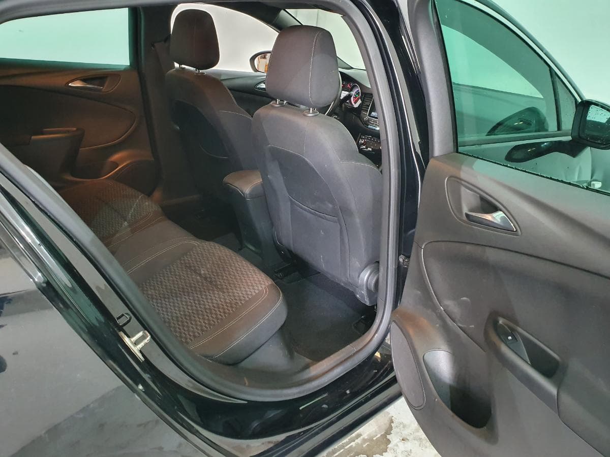 Opel Astra 1.4 Turbo · Ano 2017 — image 24