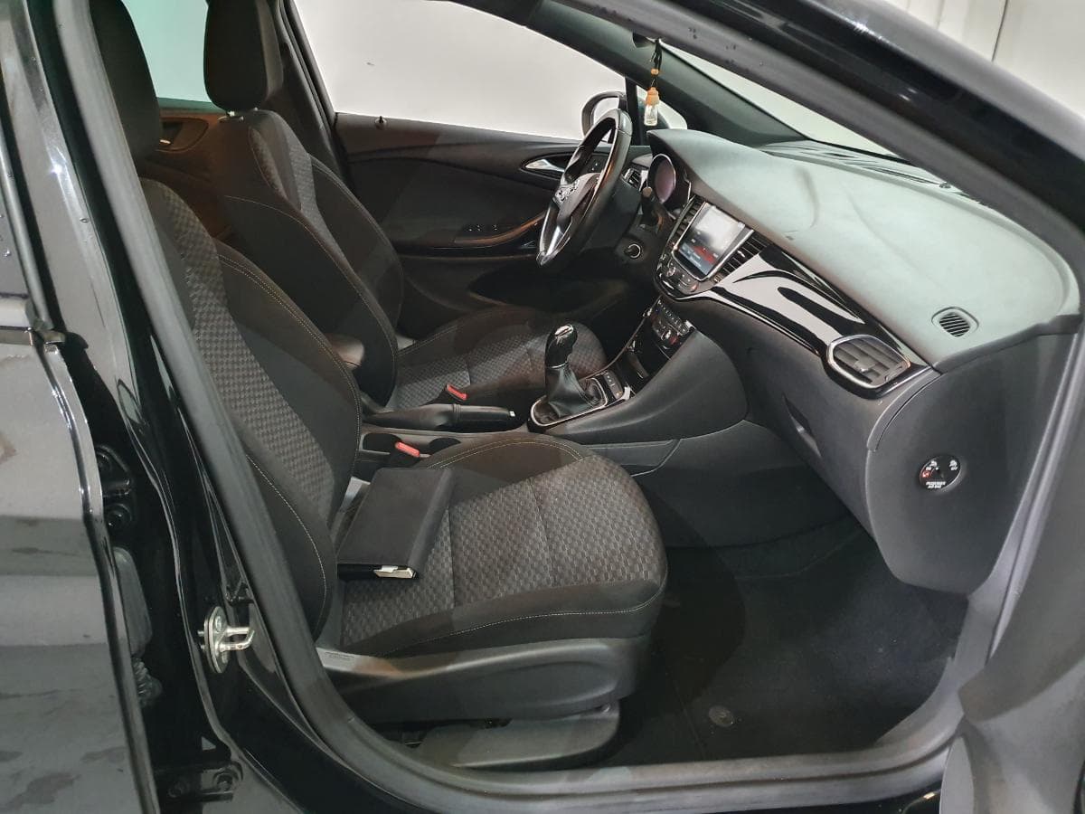 Opel Astra 1.4 Turbo · Ano 2017 — image 28