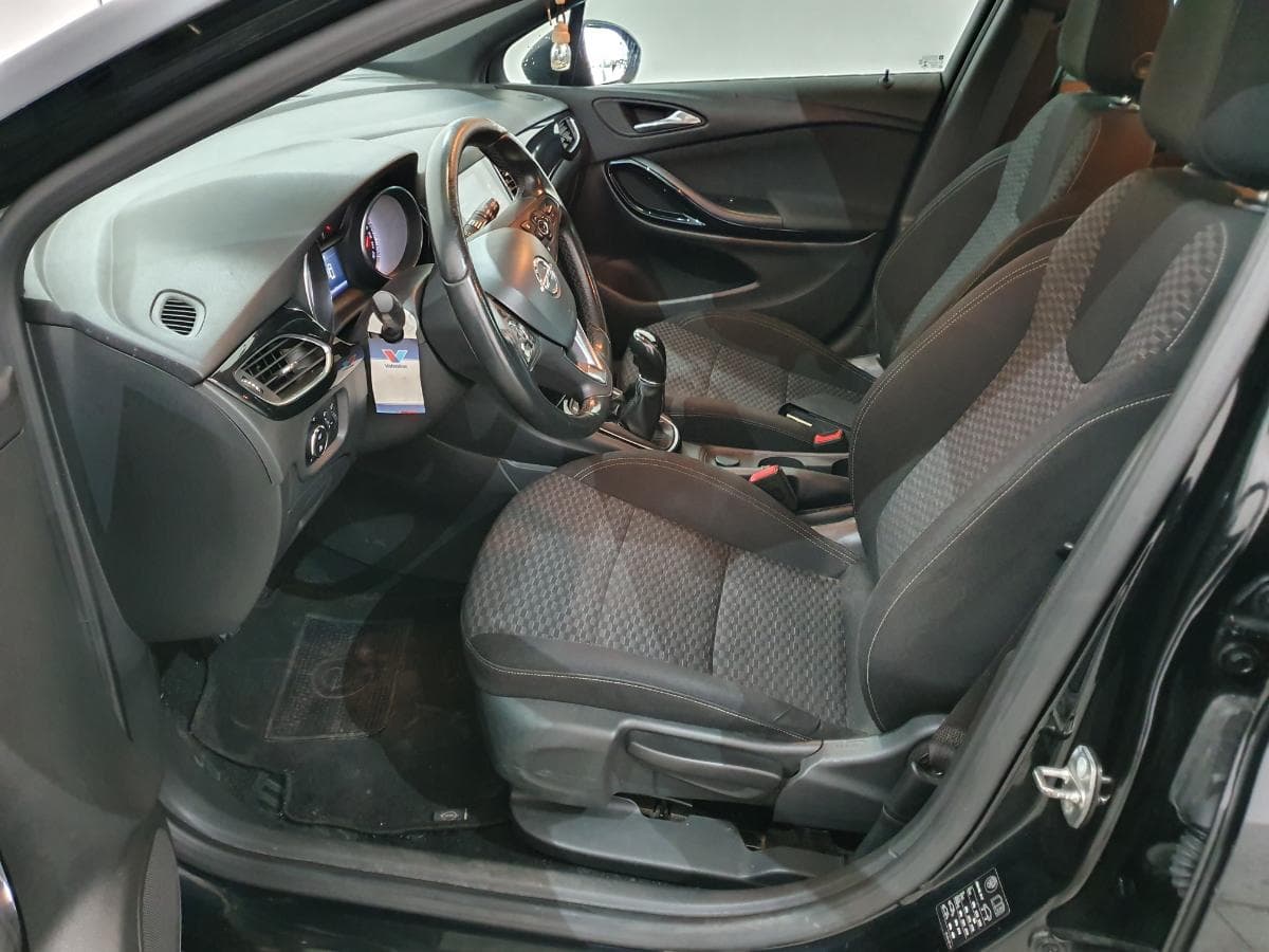 Opel Astra 1.4 Turbo · Ano 2017 — image 32