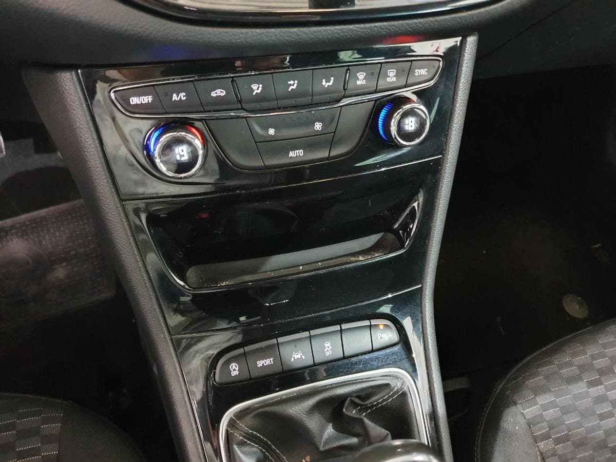Opel Astra 1.4 Turbo · Ano 2017 — image 35