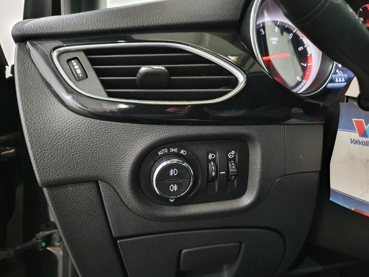 Opel Astra 1.4 Turbo · Ano 2017 — image 38