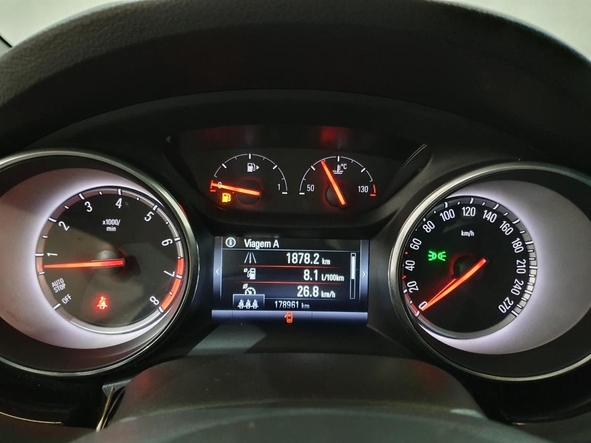 Opel Astra 1.4 Turbo · Ano 2017 — image 40