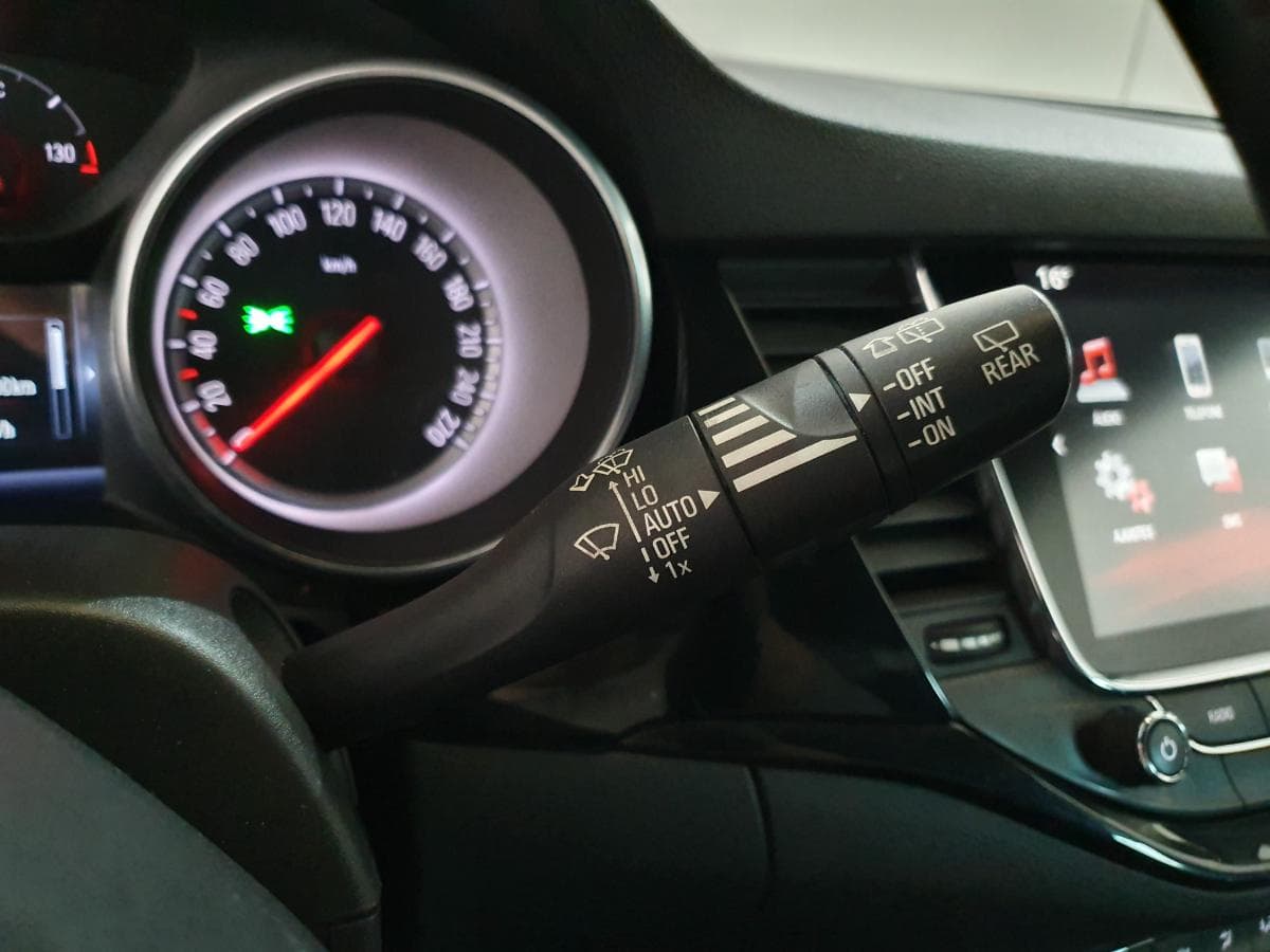 Opel Astra 1.4 Turbo · Ano 2017 — image 41