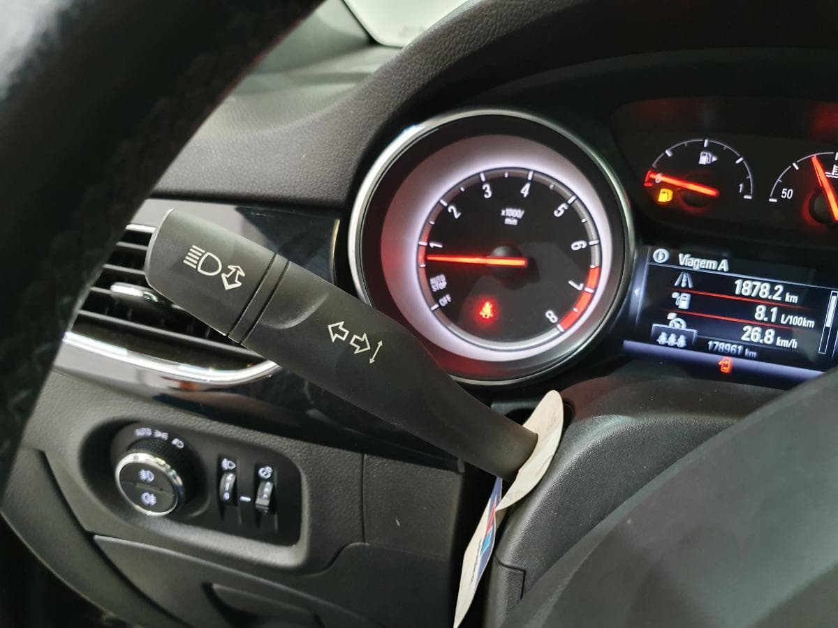 Opel Astra 1.4 Turbo · Ano 2017 — image 42