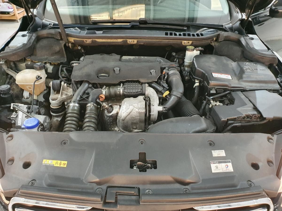 Peugeot 508 SW 1.6 HDI · Ano 2014 — imagen 4