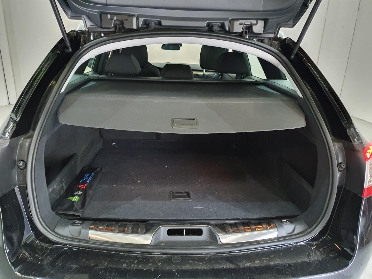 Peugeot 508 SW 1.6 HDI · Ano 2014 — imagen 8