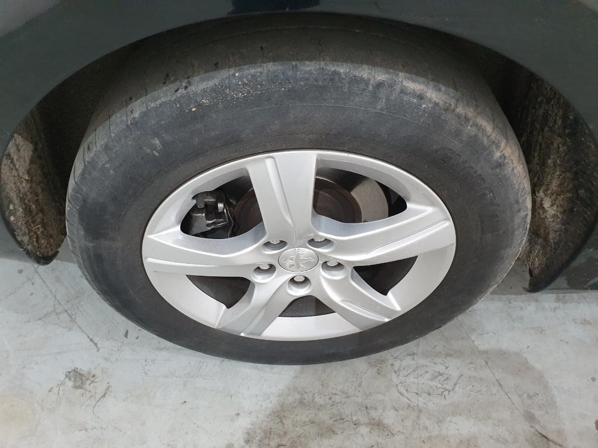 Peugeot 508 SW 1.6 HDI · Ano 2014 — imagen 13