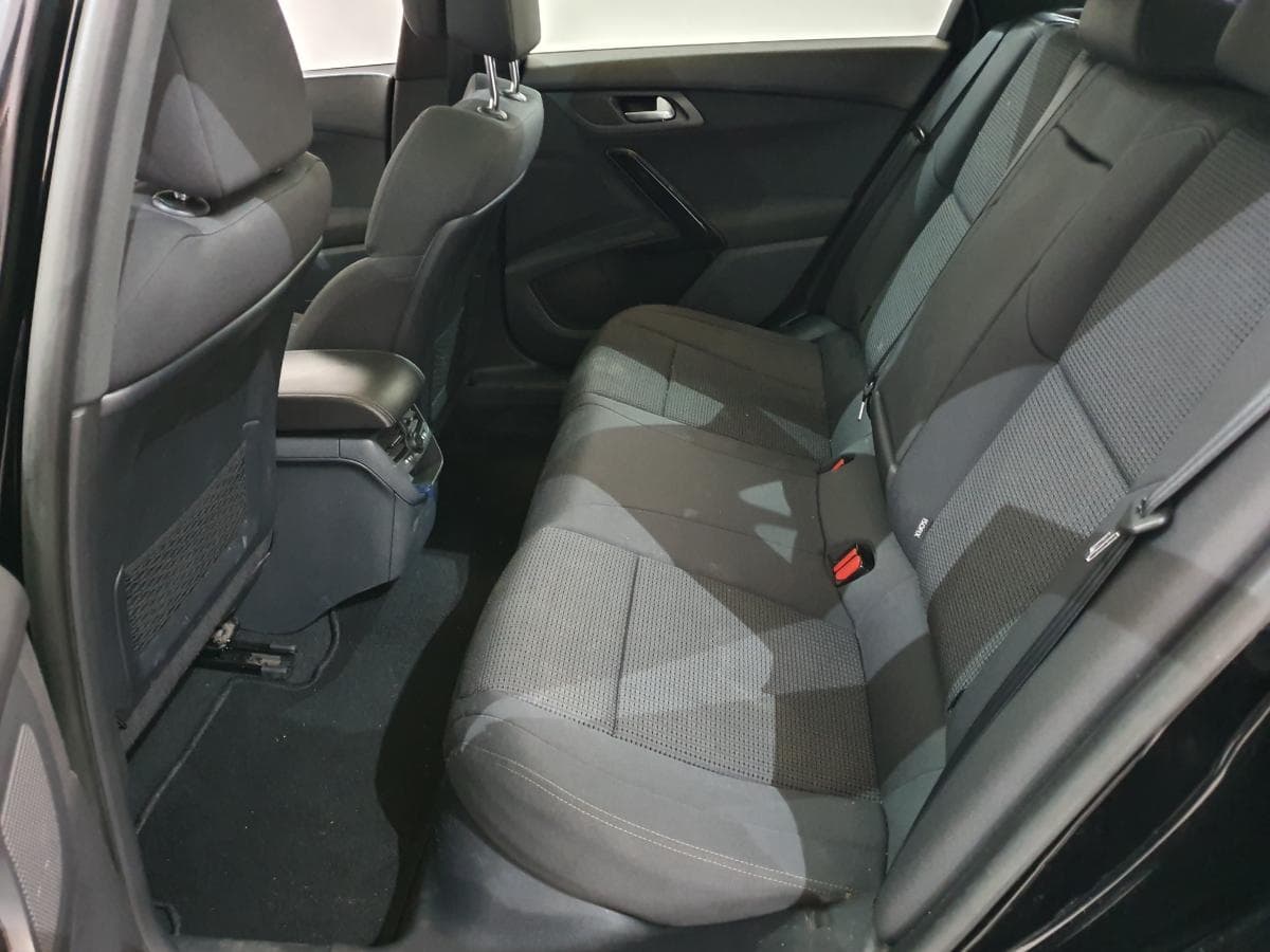 Peugeot 508 SW 1.6 HDI · Ano 2014 — imagen 23