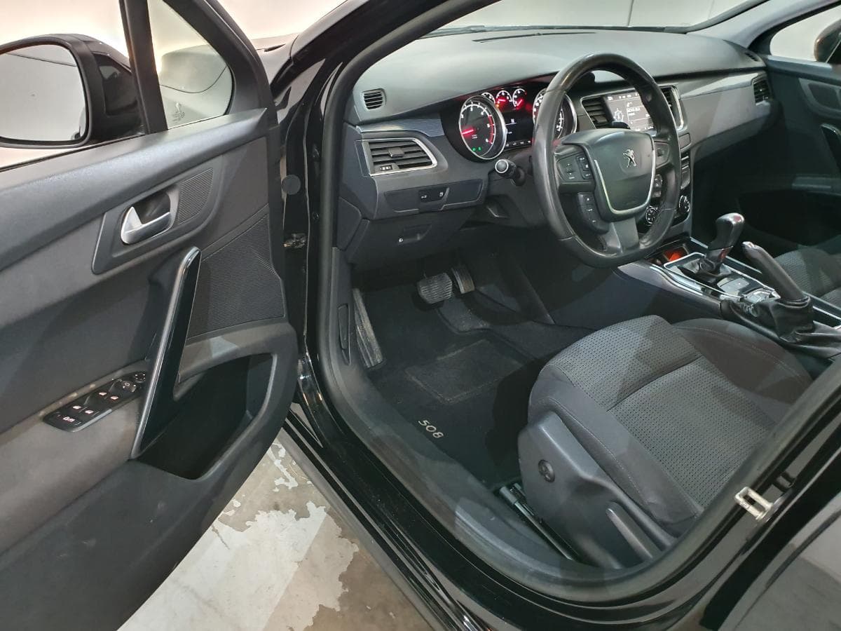 Peugeot 508 SW 1.6 HDI · Ano 2014 — imagen 22