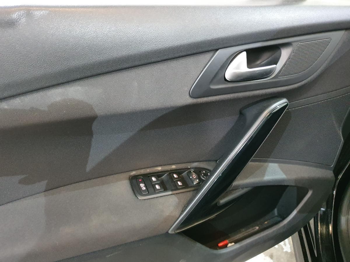 Peugeot 508 SW 1.6 HDI · Ano 2014 — imagen 25