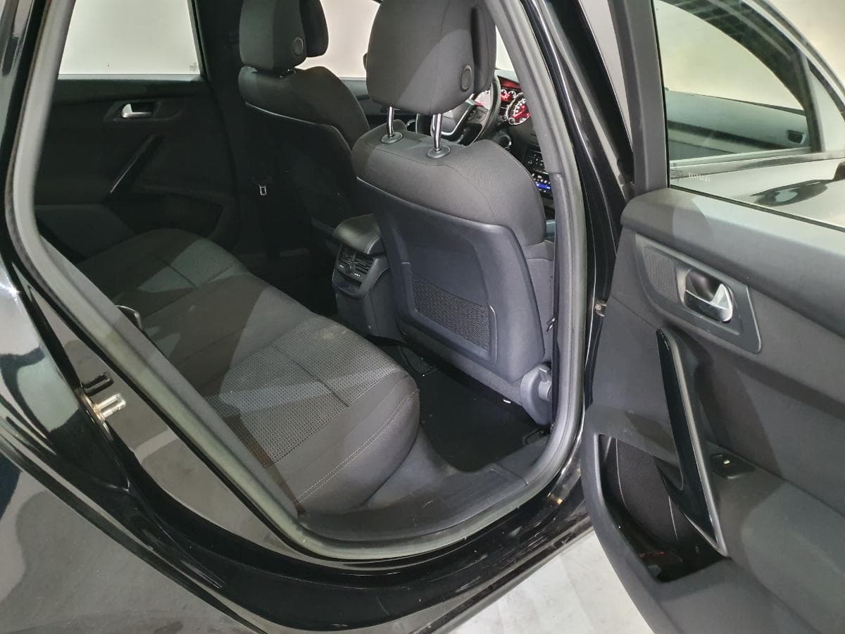 Peugeot 508 SW 1.6 HDI · Ano 2014 — imagen 30