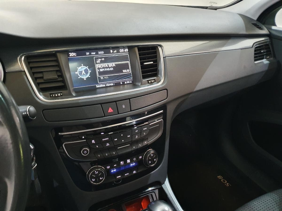 Peugeot 508 SW 1.6 HDI · Ano 2014 — imagen 35