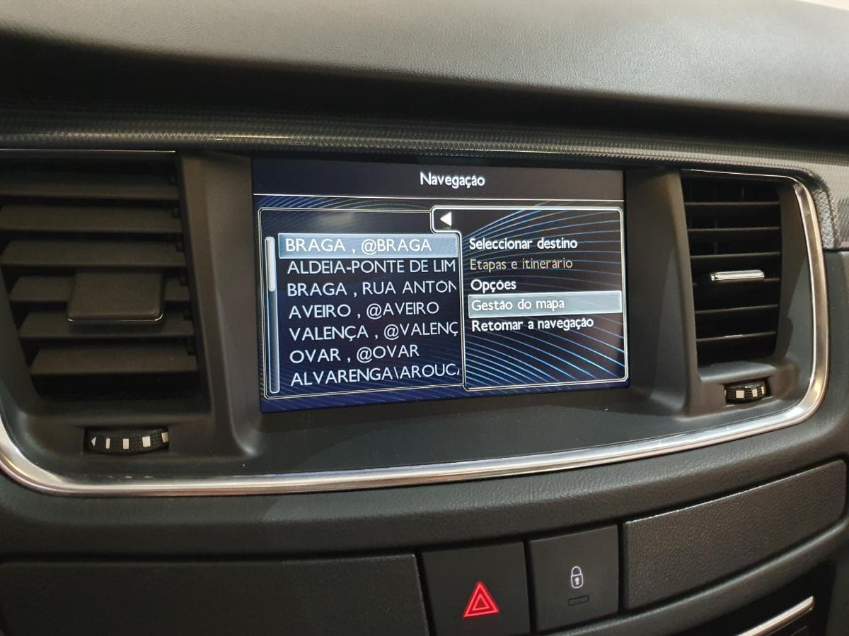 Peugeot 508 SW 1.6 HDI · Ano 2014 — imagen 36