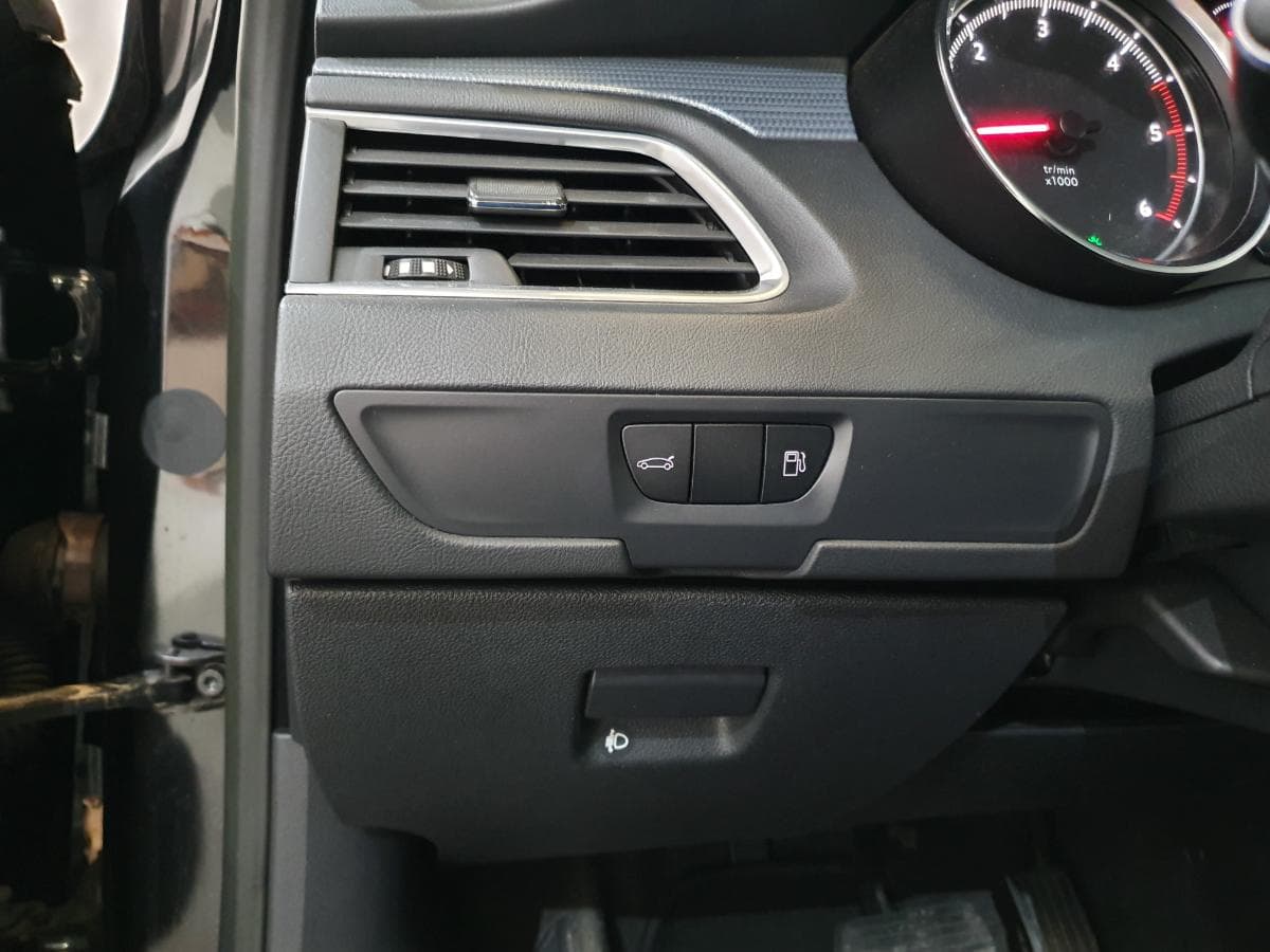 Peugeot 508 SW 1.6 HDI · Ano 2014 — imagen 44