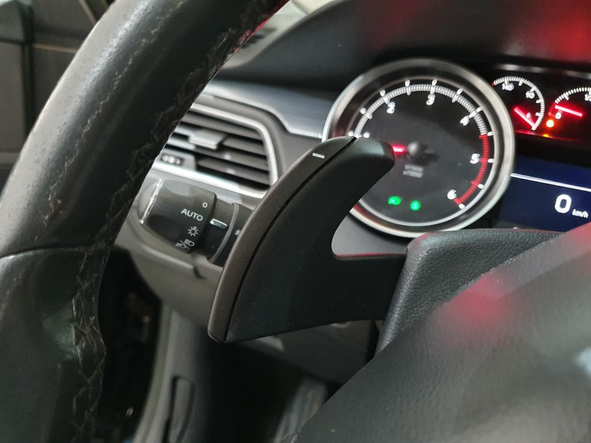 Peugeot 508 SW 1.6 HDI · Ano 2014 — imagen 45