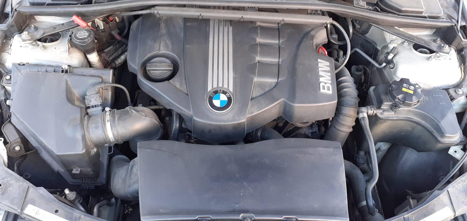BMW 320D · Ano 2009 — imagen 6