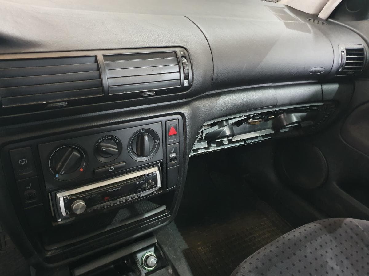 Volkswagen Passat 1.9 TDI · Ano 1997 — image 21