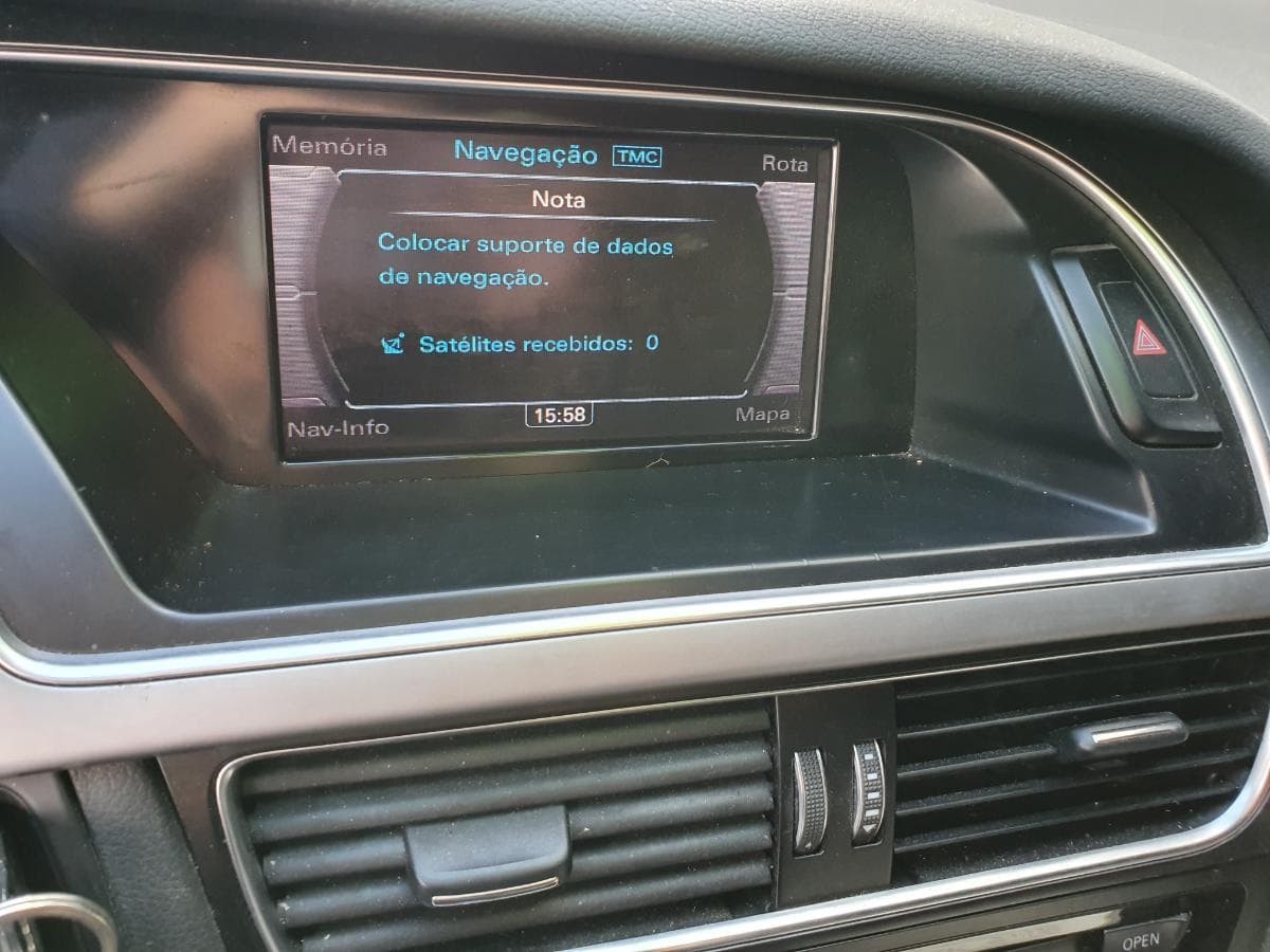 Audi A4 2.0 TDI · Ano 2012 — image 32