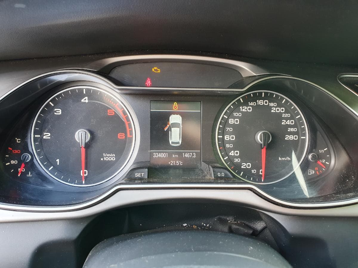 Audi A4 2.0 TDI · Ano 2012 — image 37