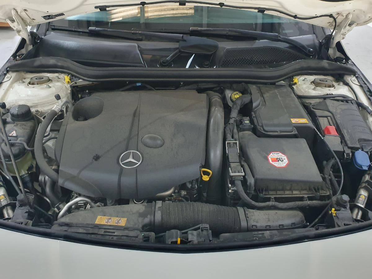 Mercedes-Benz CLA 200 CDI KIT AMG · Ano 2015 — image 6