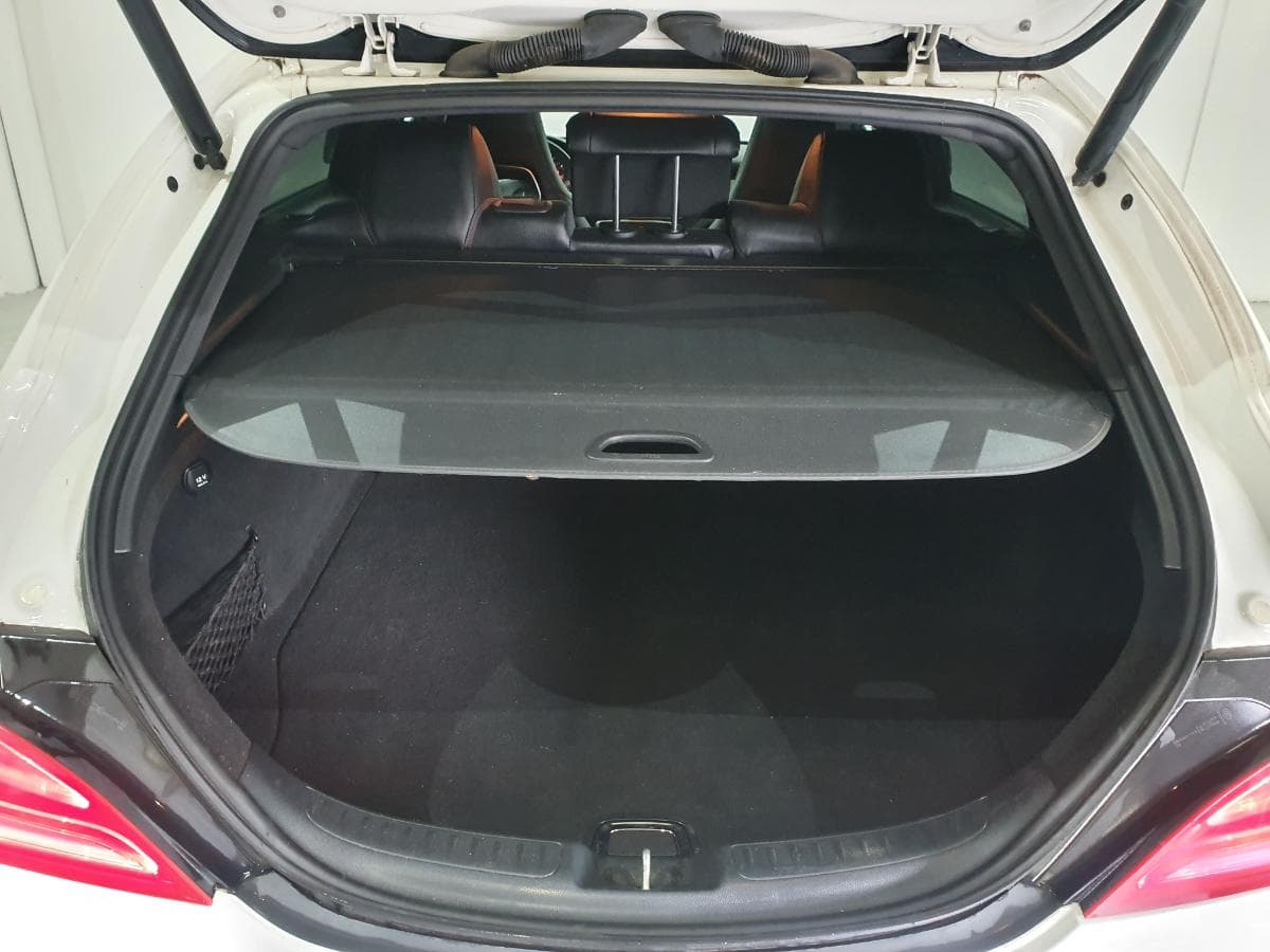 Mercedes-Benz CLA 200 CDI KIT AMG · Ano 2015 — image 11