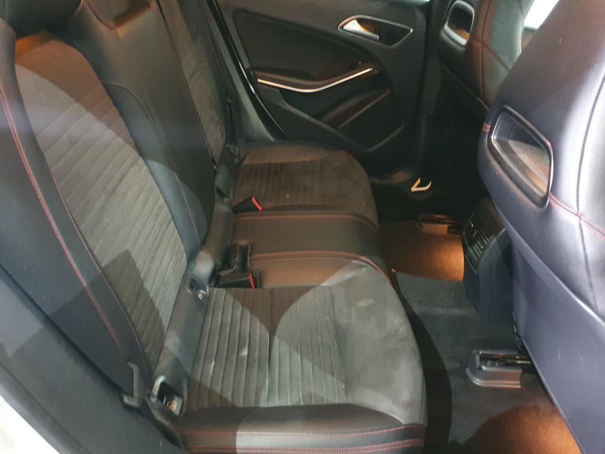 Mercedes-Benz CLA 200 CDI KIT AMG · Ano 2015 — image 27