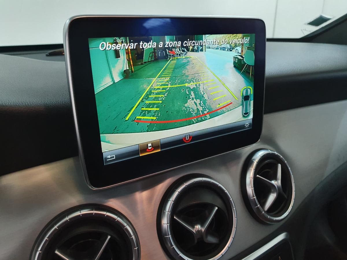 Mercedes-Benz CLA 200 CDI KIT AMG · Ano 2015 — image 32