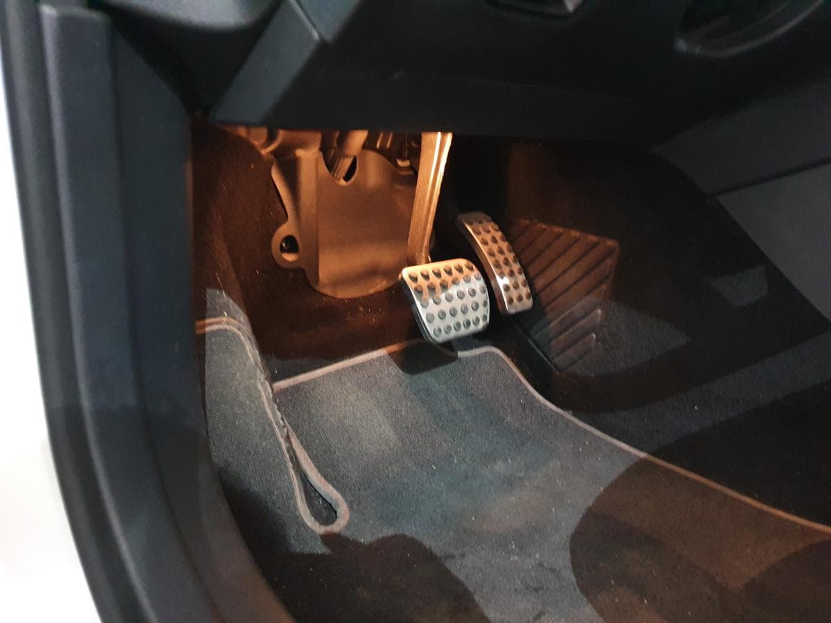 Mercedes-Benz CLA 200 CDI KIT AMG · Ano 2015 — image 40