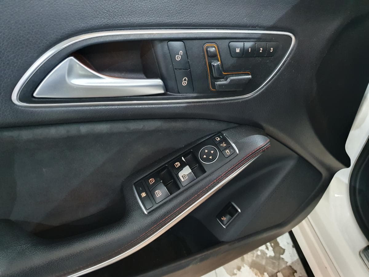 Mercedes-Benz CLA 200 CDI KIT AMG · Ano 2015 — image 44