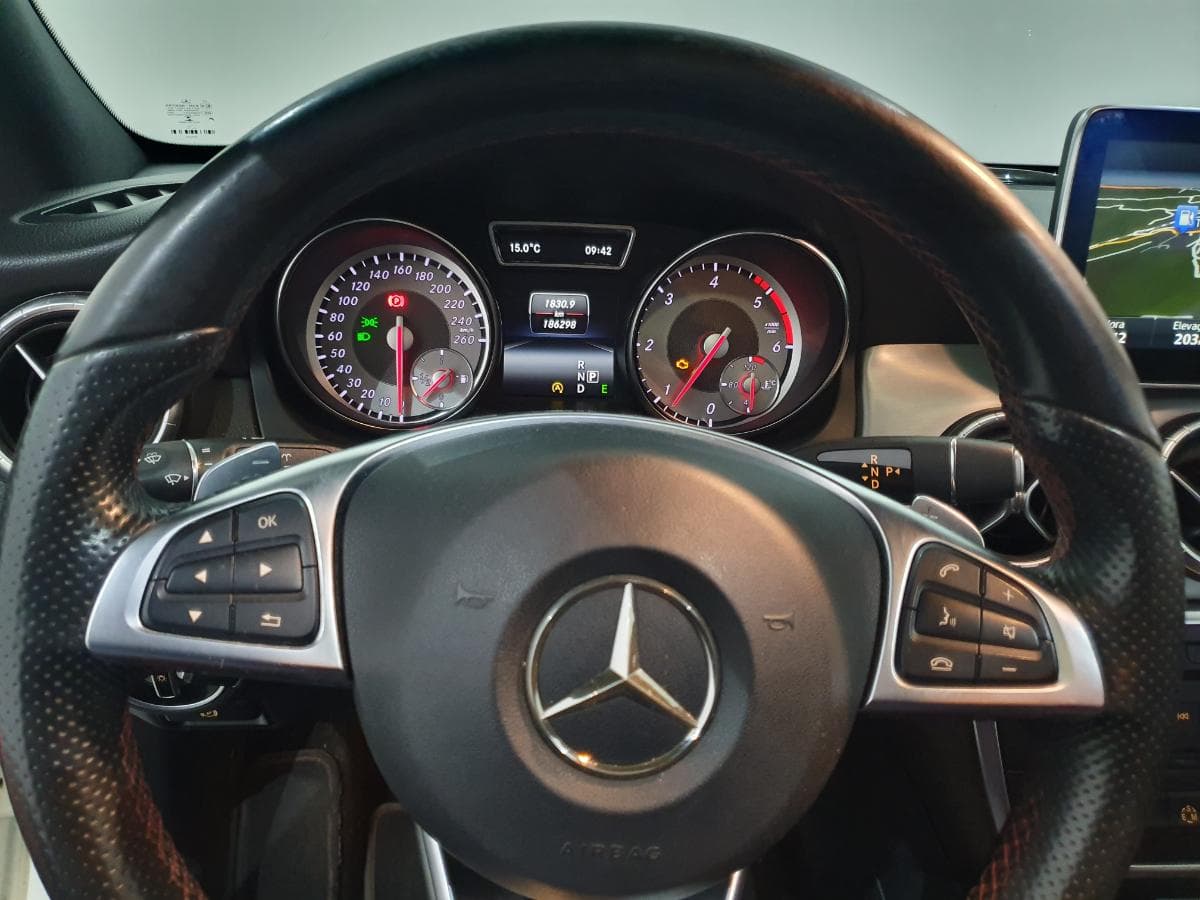 Mercedes-Benz CLA 200 CDI KIT AMG · Ano 2015 — image 45
