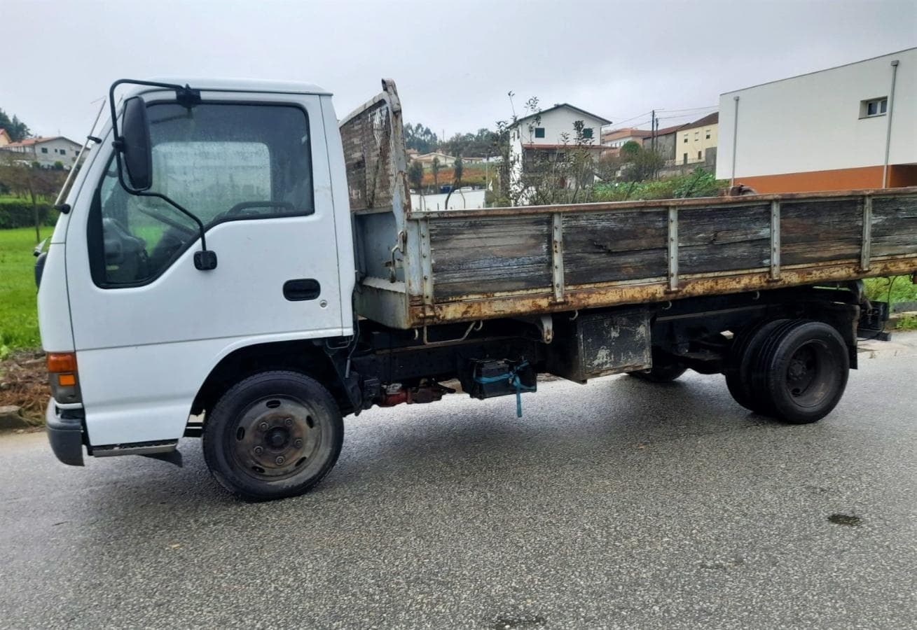 Isuzu Nkr 3.1 Tribasculante — imagen 4