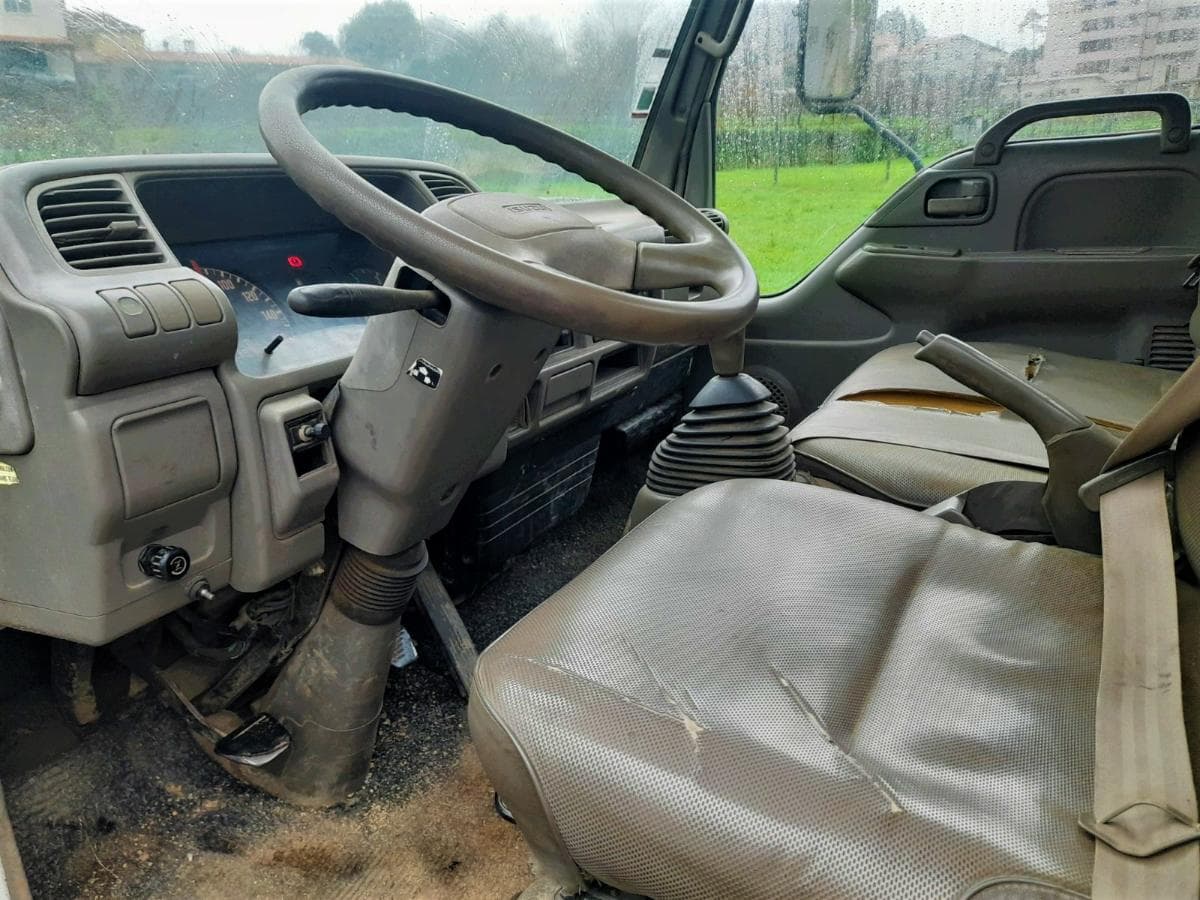 Isuzu Nkr 3.1 Tribasculante — imagen 9