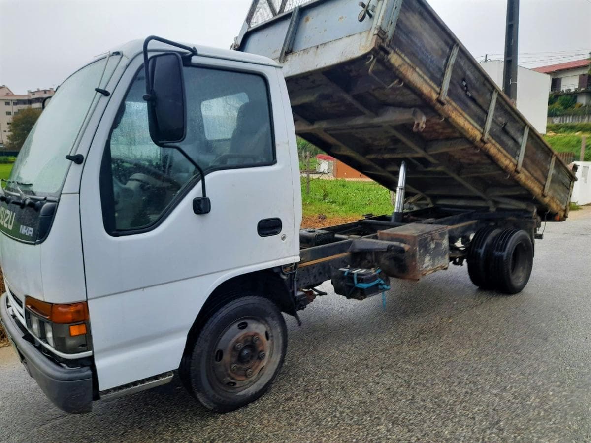 Isuzu Nkr 3.1 Tribasculante — imagen 1