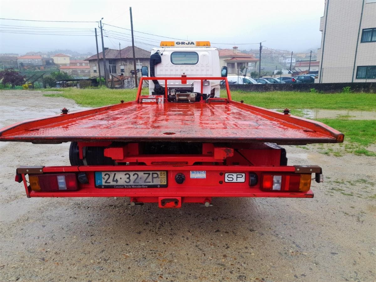 Pronto Socorro Nissan Cabstar — image 6