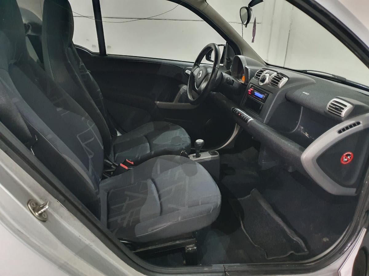 Smart Fortwo Coupé 0.8CDI · Ano 2008 — image 13