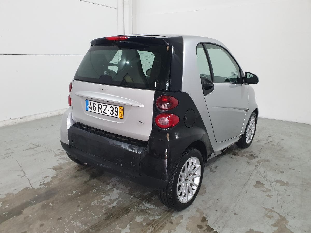 Smart Fortwo Coupé 0.8CDI · Ano 2008 — image 7