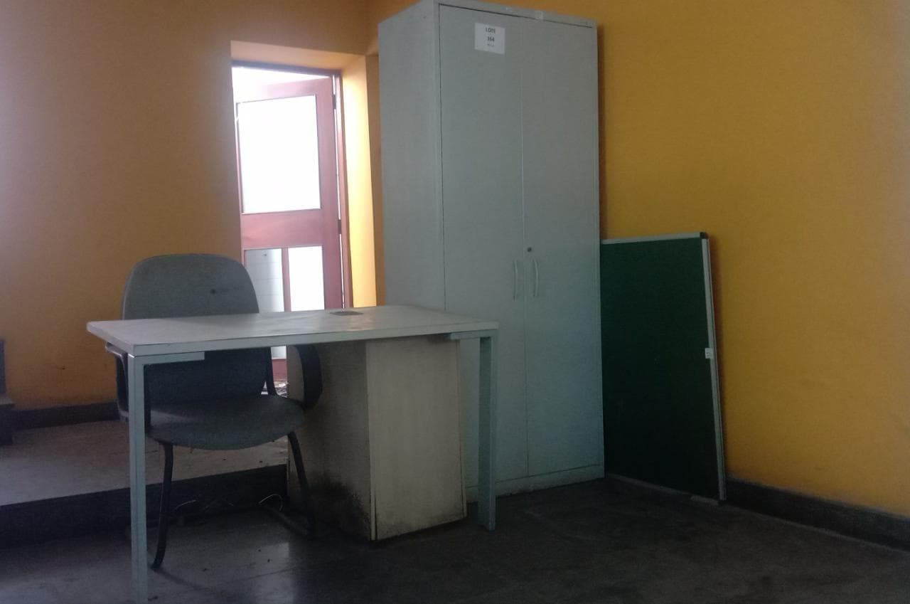 Mobiliario de oficina ·