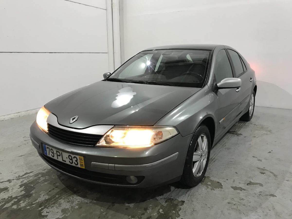 Renault Laguna 1.9 DCI · Año 2004 — imagen 3