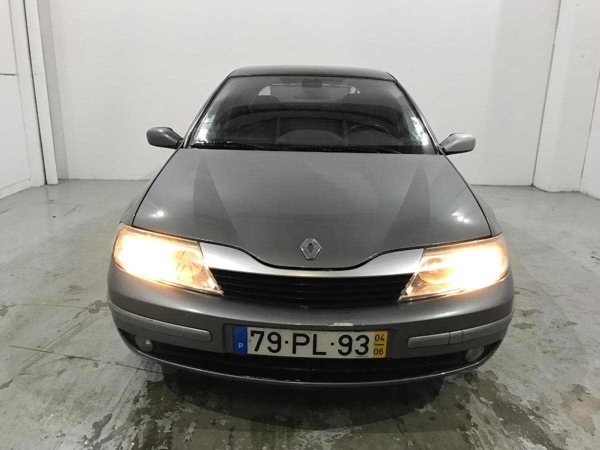 Renault Laguna 1.9 DCI · Año 2004 — imagen 4