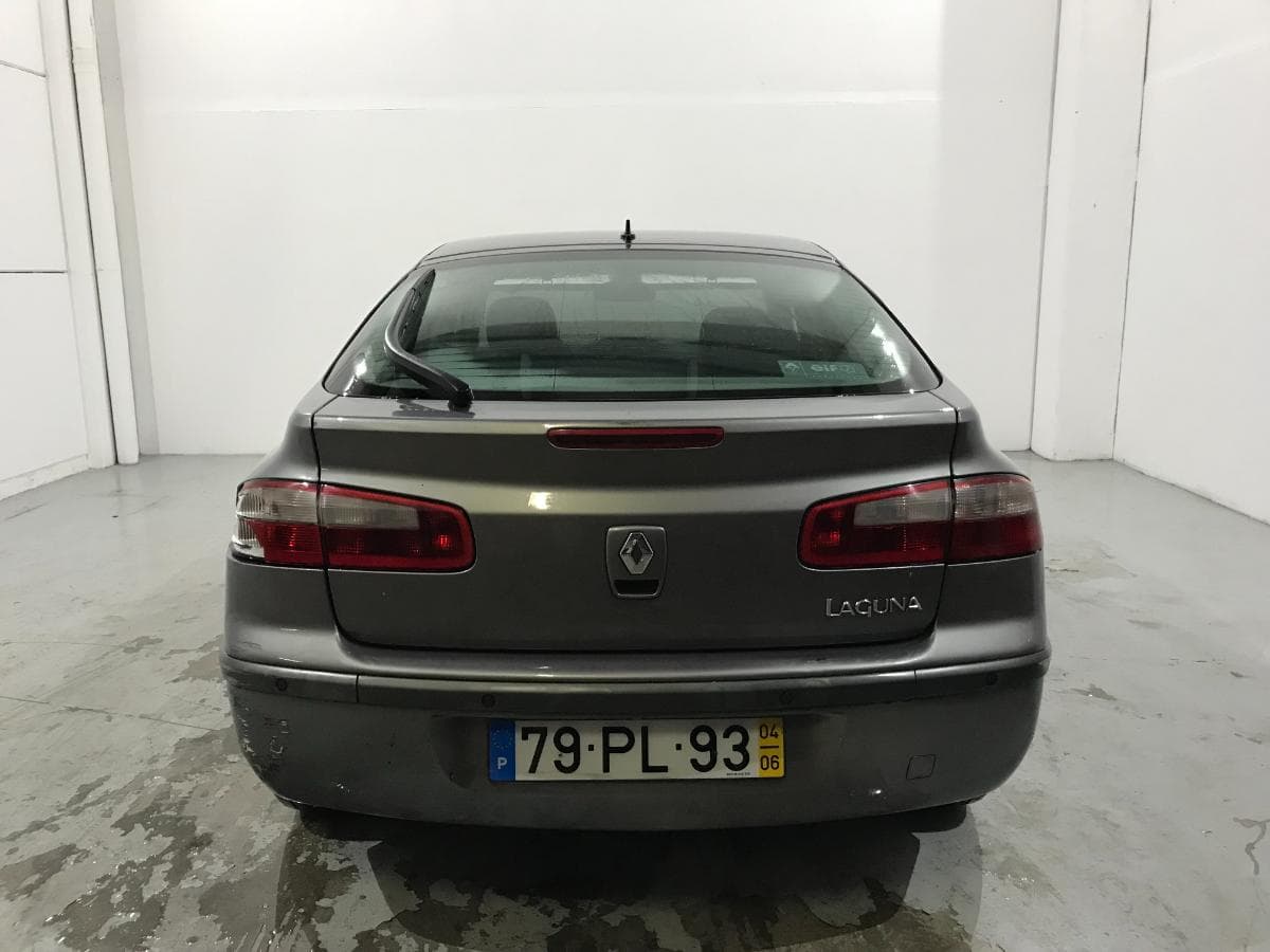 Renault Laguna 1.9 DCI · Año 2004 — imagen 9