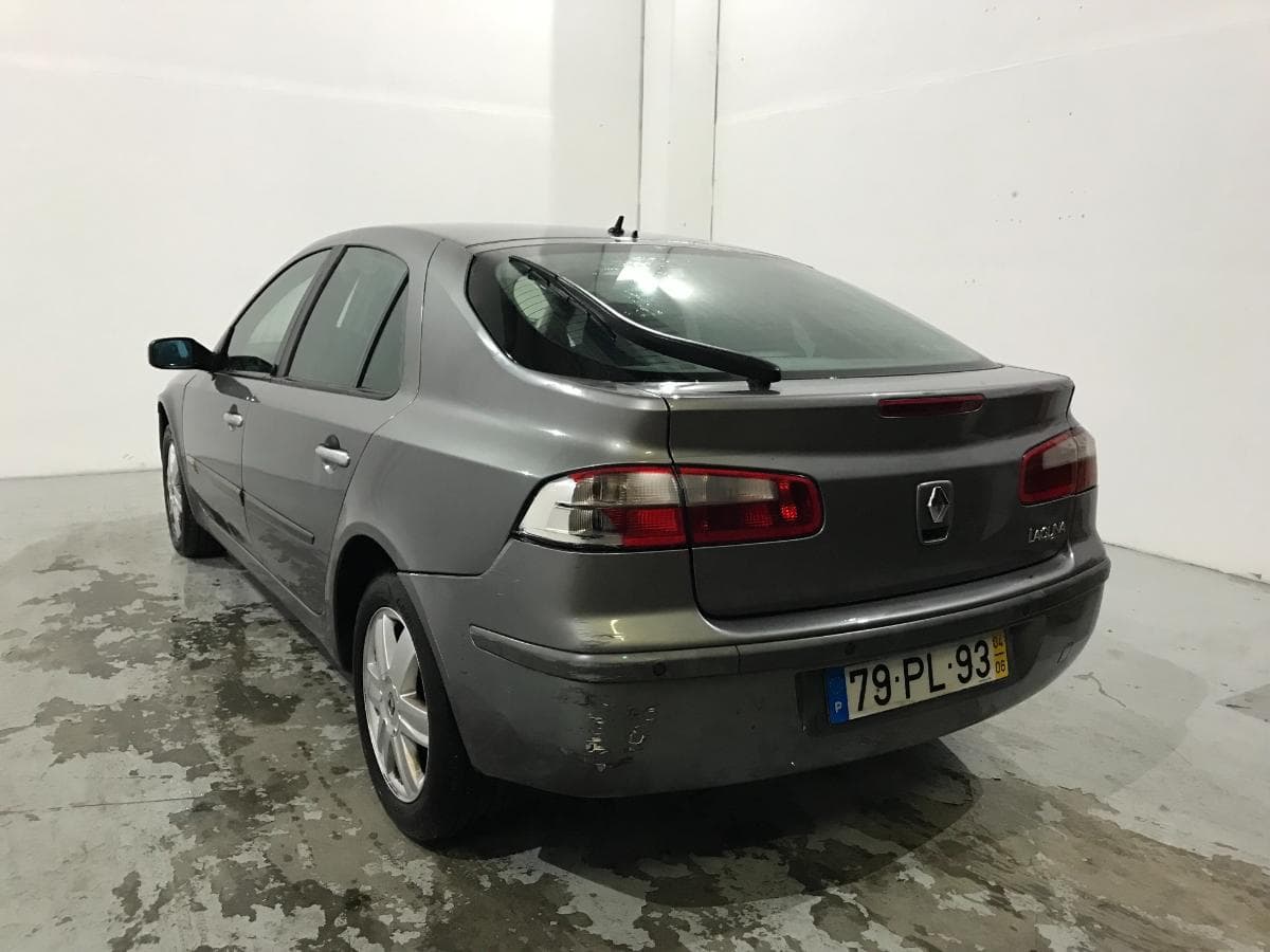 Renault Laguna 1.9 DCI · Año 2004 — imagen 7