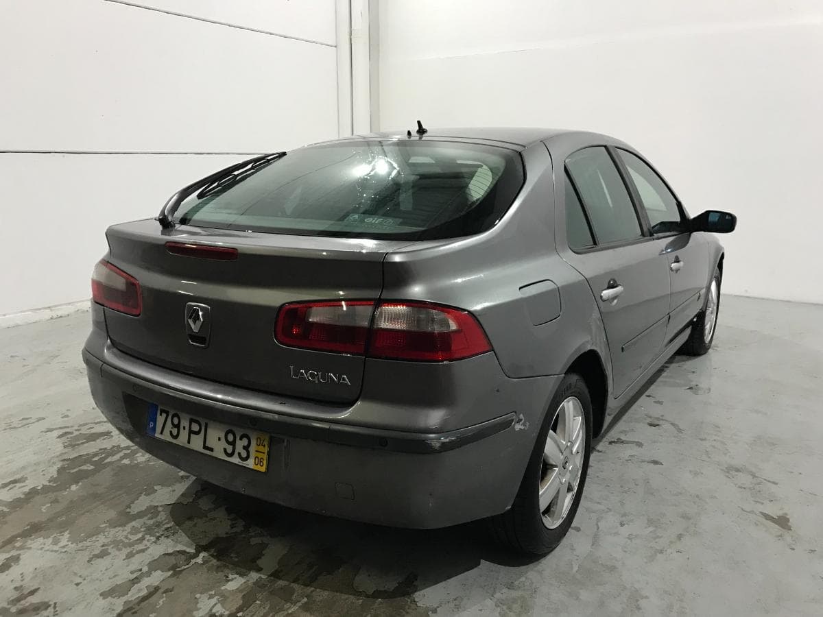 Renault Laguna 1.9 DCI · Año 2004 — imagen 8