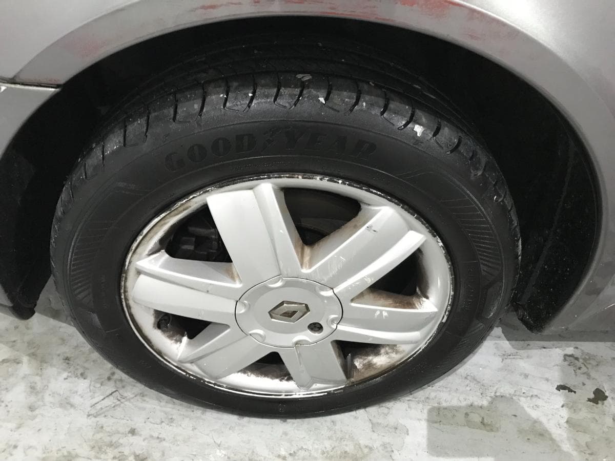 Renault Laguna 1.9 DCI · Año 2004 — imagen 25