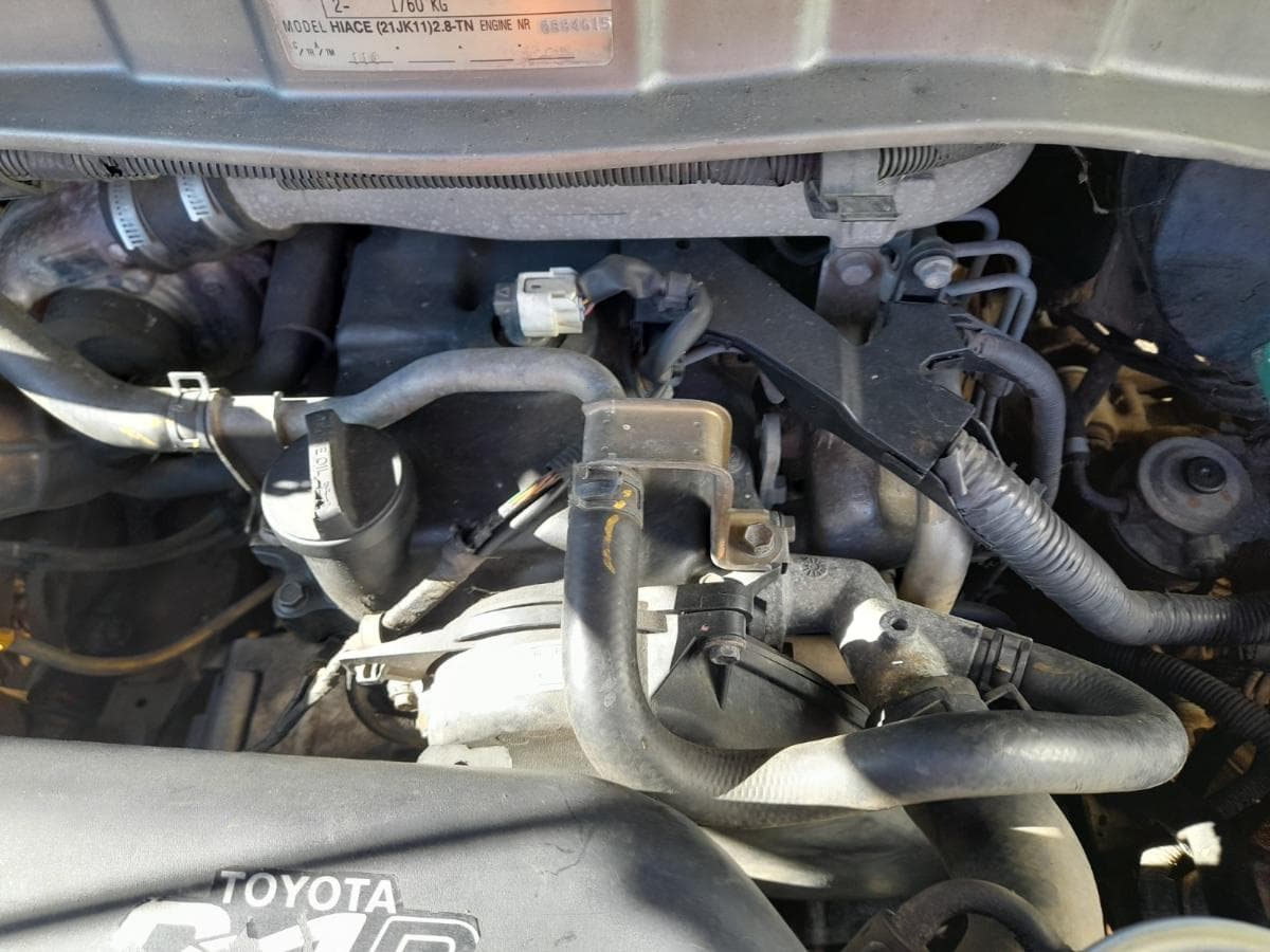 Toyota Hiace 2.5 D4D — image 8