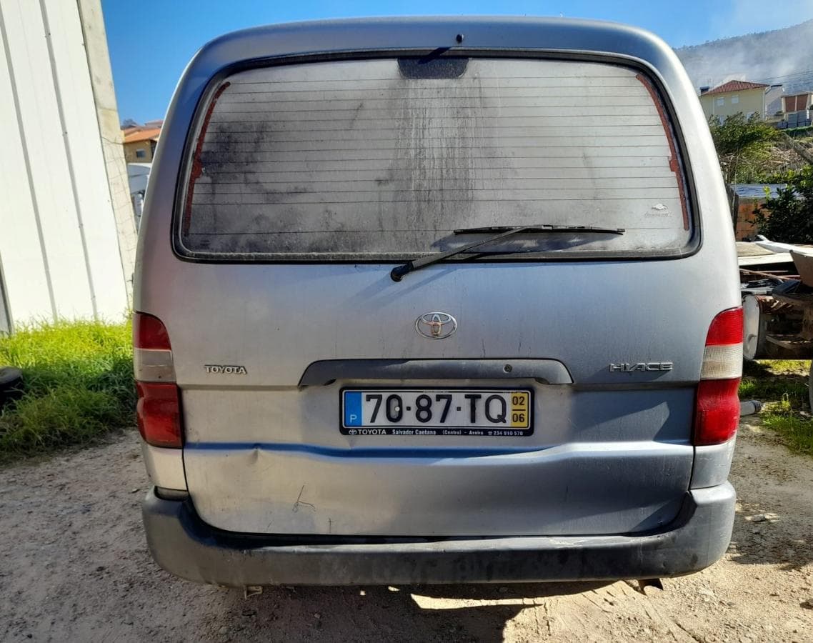 Toyota Hiace 2.5 D4D — image 4